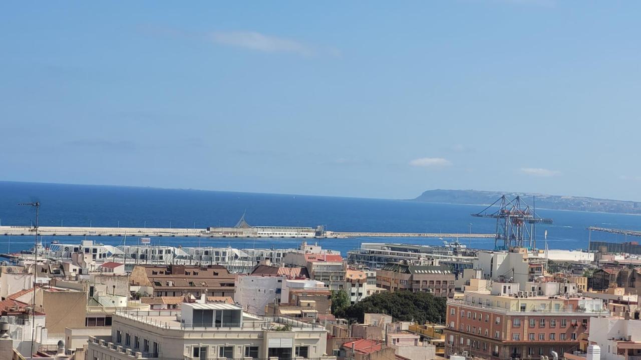 Corazon De Alicante Con Vistas Al Mar Y Al Castillo Екстериор снимка